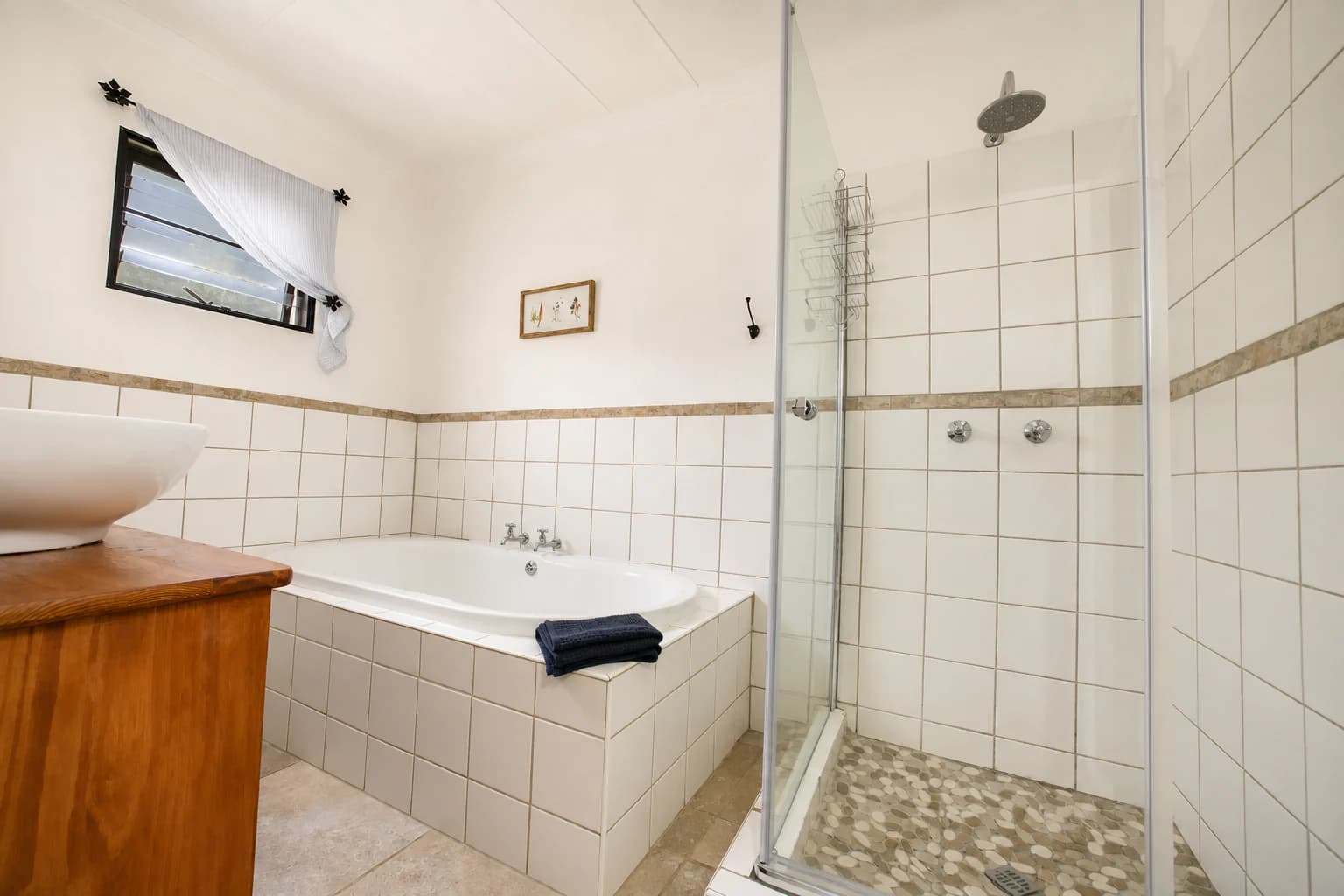 Bathroom in Bushwillow Cottage