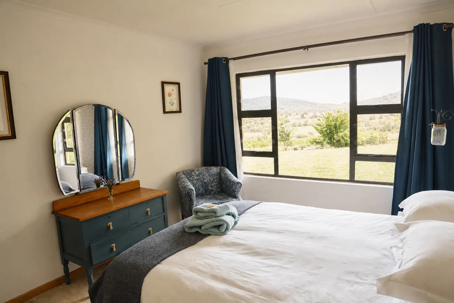 Bedroom in Bushwillow Cottage