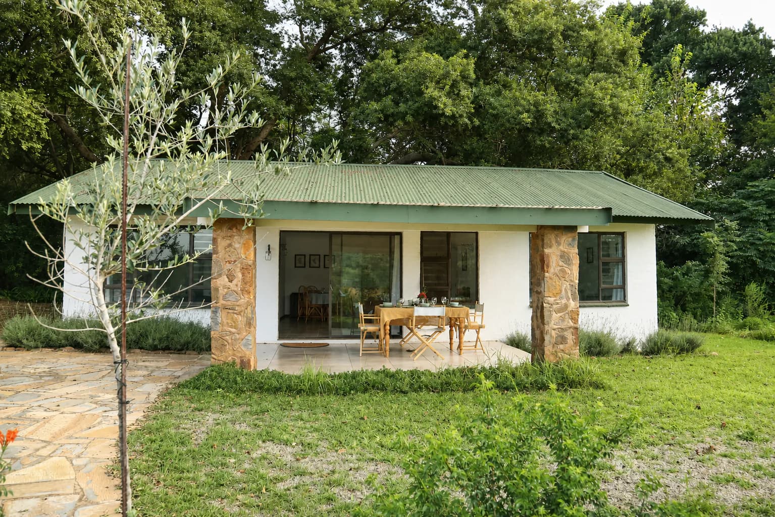 Wild Olive Cottage exterior at Oude Doornbosch